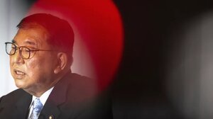 Ιαπωνία: Ο πρωθυπουργός Ισίμπα ανακοίνωσε την παραίτησή του