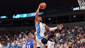 Ελλάδα-Ισραήλ 84-79: «Πέταξε» για τους «8» με showtime του Γιάννη!