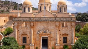 Μαφία Χανίων: σε εξέλιξη η απολογία του Επισκόπου Δορυλαίου για το ακίνητο-φιλέτο στην παραλία του Ζορμπά 