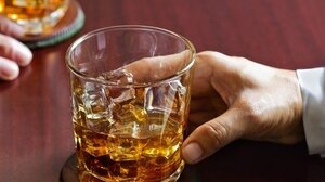 Αλκοόλ και καρκίνος: Υπάρχει τελικά ασφαλής ποσότητα;