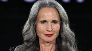 Άντι ΜακΝτάουελ: «Δούλεψα σκληρά για να χωράω στα ρούχα των μοντέλων... στα 67 μου αυτό δεν γίνεται»