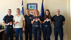 Ηράκλειο: Η Ένωση Αστυνομικών μοίρασε δωροκάρτες από τα σούπερ μάρκετ «Χαλκιαδάκης» στα "πρωτάκια" των μελών της