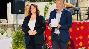 Αρναουτάκης στον Αβδελλά: «Ιστορική δικαίωση η ανακήρυξη σε μαρτυρικό χωριό. Δημιουργούμε μουσείο για τη θυσία»