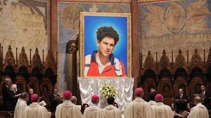 Βατικανό: Κατάμεστη η πλατεία Αγίου Πέτρου για την αγιοποίηση του 15χρονου «influencer του Θεού»