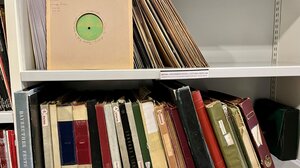 Βικελαία Δημοτική Βιβλιοθήκη: Προσβάσιμη στο κοινό η σπάνια συλλογή δίσκων βινυλίου