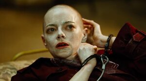 Γιώργος Λάνθιμος: Ο Έλληνας «τρελός επιστήμονας» που έπεισε την Έμα Στόουν να ξυρίσει το κεφάλι της