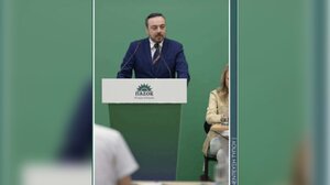 ΠΑΣΟΚ: Η παρουσίαση της «Μαύρης Βίβλου» για τις τιμές ρεύματος, από τον Φραγκίσκο Παρασύρη