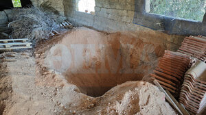 Βοιωτία: Έθαψε τη μητέρα της στην αυλή - Τι κατέθεσε ο γιος της στην Ασφάλεια Χανίων