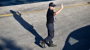 Κάλυμνος: 78χρονη δάγκωσε λιμενικό στο χέρι – Αρνήθηκε τον έλεγχο