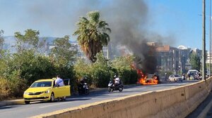 Φωτιά σε ΙΧ στη Λεωφόρο Κηφισίας στο ύψος του Χαλανδρίου