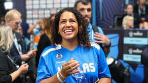 H σύζυγος του Αντετοκούνμπο καταγγέλλει απειλές από Τούρκους: «Θα σκοτώσουμε όλη την οικογένειά σου», της γράφουν