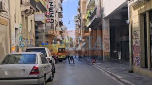 Άγρια συμπλοκή με μαχαίρωμα στο κέντρο της Αθήνας