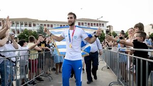 Η μητέρα του Στέφανου Ντούσκου μετά το χρυσό στο Παγκόσμιο πρωτάθλημα: «Ξημέρωσε μία υπέροχη μέρα, είδαμε τον αγώνα με ταχυπαλμία»