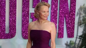 Ο Γκάι Πιρς και η Πάμελα Άντερσον στην ταινία «Queen of the Falls»