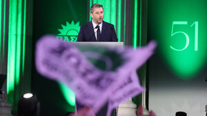 ΠΑΣΟΚ για Τσίπρα: Κάποτε μιμούνταν τη φωνή του Ανδρέα, τώρα φτιάχνει ομιλίες με ατάκες από τα Δελτία Τύπου μας