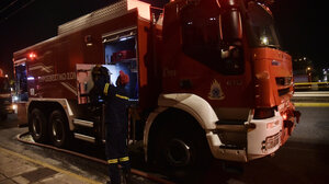 Η φωτιά σε εξωτερικό χώρο ελαιουργείου κινητοποίησε την Πυροσβεστική