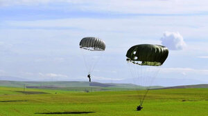 Ολοκληρώθηκε το Σχολείο Βασικής Εκπαίδευσης Αλεξιπτωτιστών