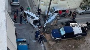 Σφοδρή σύγκρουση δύο ΙΧ στη Σητεία: τραυματίστηκε μία γυναίκα