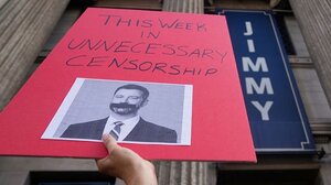 ΗΠΑ: Διάσημοι παρουσιαστές υπερασπίζονται τον Τζίμι Κίμελ