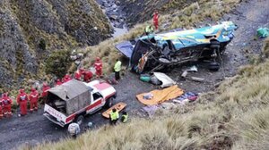 Βολιβία: Τουλάχιστον 16 νεκροί σε τροχαίο με λεωφορείο