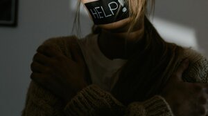 Οι ανισότητες διαιωνίζουν τη βία κατά των γυναικών – Αποκαλυπτικά στοιχεία