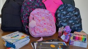 Ηράκλειο: Διανομή σχολικών ειδών σε μαθητές και μαθήτριες ευάλωτων οικογενειών 