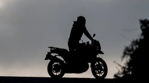 Χειροπέδες στον πατέρα για την καρπαζιά στο παιδί του