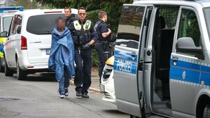 Σε κρίσιμη κατάσταση η Γερμανίδα δήμαρχος μετά τις 13 μαχαιριές που δέχθηκε