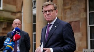 Ακυρώθηκε την τελευταία στιγμή η επίσκεψη του ΥΠΕΞ Βάντεφουλ στην Κίνα