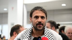 Ιάσωνας Αποστολόπουλος: «Βλέπαμε τους βομβαρδισμούς στη Γάζα - Τύλιξαν την Γκρέτα Τούνμπεργκ με ισραηλινή σημαία και την έφτυναν»