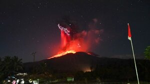 Ινδονησία: Το ηφαίστειο Λεουοτόμπι "ξύπνησε" ξανά - Η στάχτη έφτασε στα 10 χιλιόμετρα