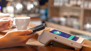 IRIS: Για ποιες συναλλαγές θα φτάνει μέχρι τις 5000 ευρώ - Τι αλλάζει