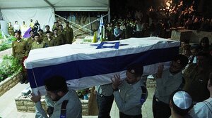 Ισραήλ: Τα λείψανα που παραδόθηκαν χθες από τη Χαμάς δεν ανήκουν σε όμηρο της Γάζας