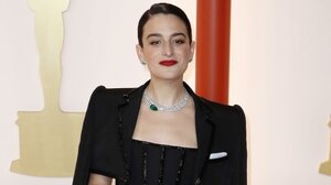 Ο Κρις Πάιν και η Τζένι Σλέιτ πρωταγωνιστές στο ρομαντικό «Carousel»