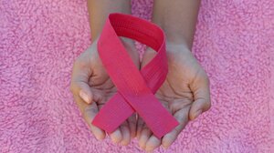 Μηνύματα πρόληψης στην ημερίδα για τον καρκίνο του μαστού που οργάνωσε ο ΠΣΑΤ