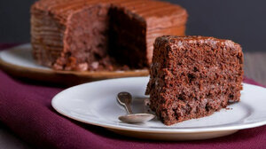 Το πιο ελαφρύ κέικ με κακάο και καρύδα – χωρίς αλεύρι, ζάχαρη και βούτυρο