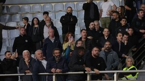 Αποδοκιμασίες με... νόημα