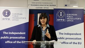 Λάουρα Κοβέσι: Η διαφθορά σκοτώνει και αυτό συνέβη και στα Τέμπη - Ακρωνύμιο διαφθοράς ο ΟΠΕΚΕΠΕ