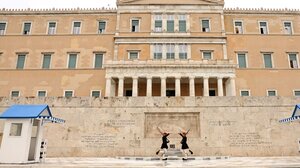 Κατατέθηκε στη Βουλή η τροπολογία για το Μνημείο του Άγνωστου Στρατιώτη - Τί προβλέπεται