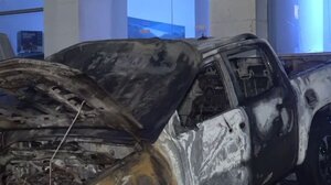 Πυρκαγιά σε υπαίθριο χώρο έκθεσης αυτοκινήτων στη Νέα Χαλκηδόνα – Στάχτη 12 οχήματα