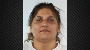 Στη δημοσιότητα τα στοιχεία της 37χρονης που αγκάλιαζε κόσμο στον δρόμο και τους έκλεβε τις χρυσές αλυσίδες