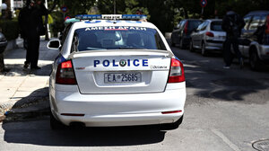 Θεσσαλονίκη: Ληστεία σε βάρος παρέας ανηλίκων – Συνελήφθησαν ένας 17χρονος και ο πατέρας του