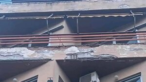 Πύργος Ηλείας: Σοβάδες από μπαλκόνι έπεσαν στην πλατεία Δικαστηρίων