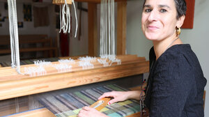 Σάντρα Κάλβο: Από το Λονδίνο σε ένα χωριό των Χανίων και από τη Νομική στον αργαλειό