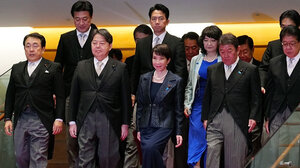 Ιαπωνία: Γιατί ο άνδρας της πρώτης γυναίκας πρωθυπουργού θέλει να… εξαφανιστεί;