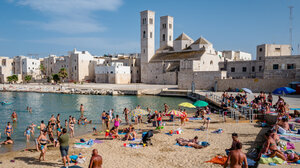 Σαρδηνία: Δίνει 15.000 ευρώ σε όσους θέλουν να μετακομίσουν εκεί, μέχρι με μετρητά για έναρξη επιχείρησης