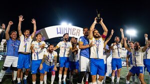 Ελληνικός θρίαμβος στο Ρέθυμνο με το «χρυσό» πέναλτι του Χατζή