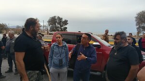 Αντιπροσωπεία του Σωματείου Εργαζομένων ΠΑΓΝΗ στο μπλόκο των αγροτοκτηνοτρόφων