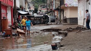 Η Ταϊλάνδη βουλιάζει στις χειρότερες πλημμύρες 15ετίας - Τουλάχιστον 13 νεκροί