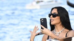 Κυκλοφόρησε το τρέιλερ του «All's Fair» με τις Γκλεν Κλόουζ, Kιμ Καρντάσιαν και Ναόμι Γουότς